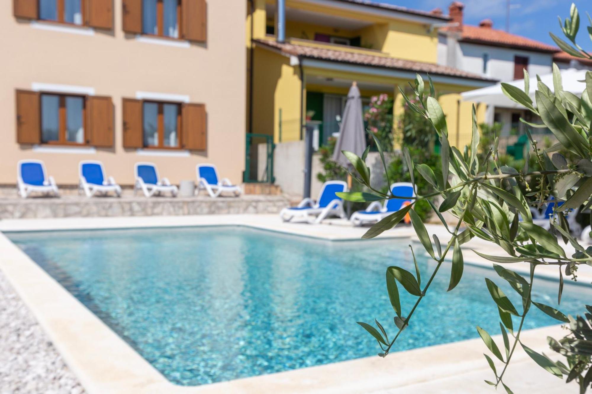 Apartments "Alen" Nedescina Exterior photo